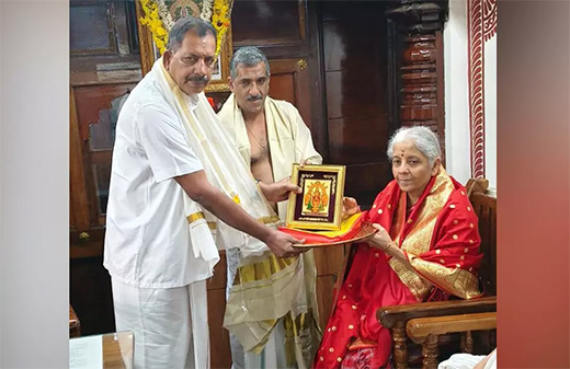 Nirmala Seetharaman at Kolluru Temple